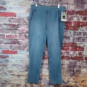 Bandolino "Tessa" Tummy Toner Pull-on Jeans